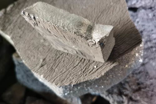 鹏大金属材料 图 低硅铁粉生产厂家 低硅铁粉